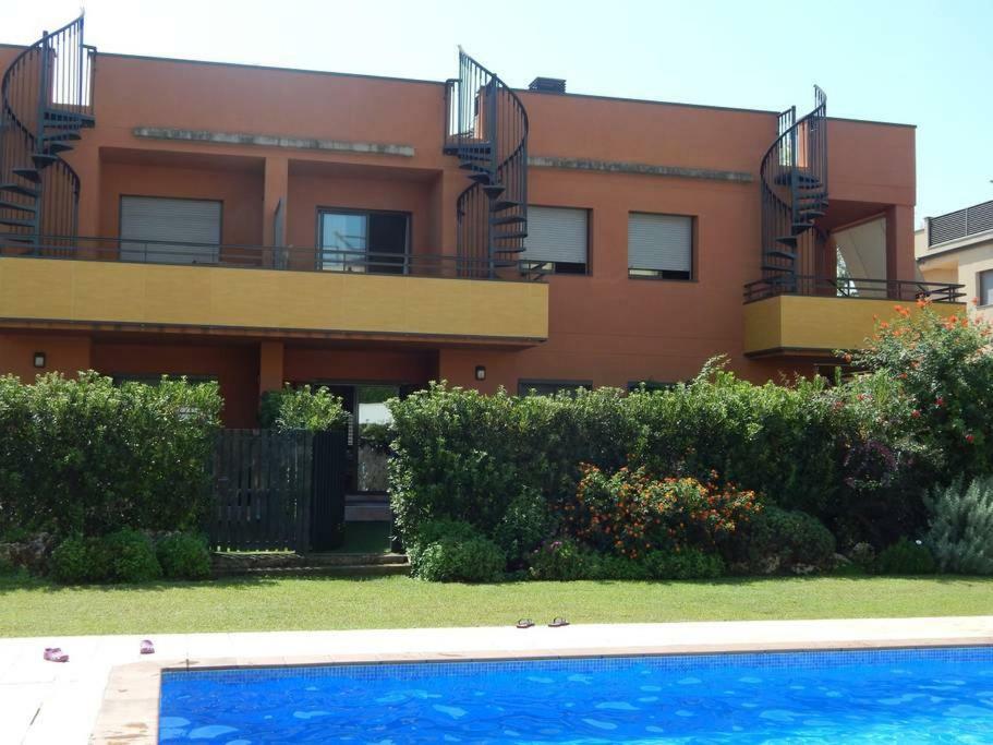 Masia Blanca - Coma-ruga Bagian luar foto